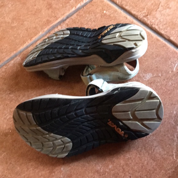 Teva gray leather strappy sandal shoes size 8 - Picture 4 of 12